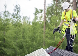 Aurinkovoimaan lähivuosina jopa 10 miljardin investoinnit