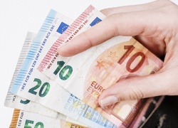 Sähkön kohtuuttomat hinnankorotukset markkinaoikeuteen