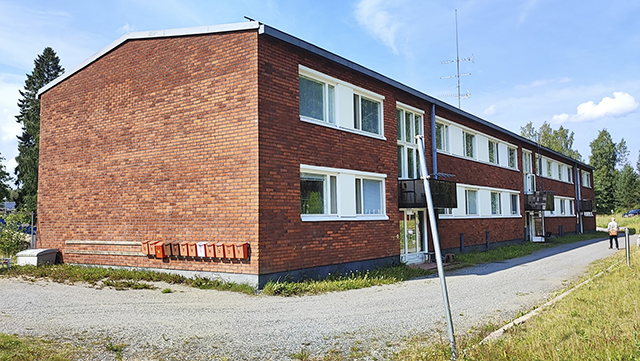Punatiilinen kerrostalo
